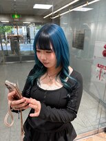 エイト ホワイト 札幌駅前店(EIGHT white) ブルーとブラックのデザインカラー