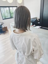 チェレ ブラン 堺東店(Chere brun) モノトーングレージュ×グレーヘア×外ハネボブ