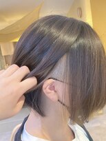 キールーム(Kir'oom)&nbsp;インナーカラー/刈り上げボブ/ベージュ