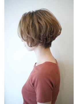 ドロワー(DRAWER) ハイライトアッシュカラー×ショートボブ