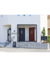 ｃｈｅｚ ｍｏｉ！【シェ　モア】