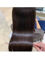 アイユー(ii+U)&nbsp;インスタ【toshishihair】髪質改善　透明感カラー　艶髪