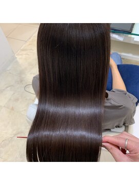 アイユー(ii+U) インスタ【toshishihair】髪質改善　透明感カラー　艶髪