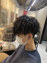 アイズ 海老名(AIZU)&nbsp;ツイストスパイラルパーマ波巻きスパイラルパーマメンズマッシュ