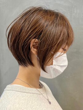 エリマ  茅ヶ崎(elima) ショートカットショートボブミルクティーベージュカラー前髪あり