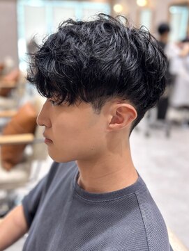 ガーデンヨコハマエスト(GARDEN YOKOHAMA est) ニュアンスパーマ　ショート　刈り上げセンターパート