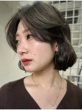 ブラウン(BROUN) 透明感と深さに柔らかさも少し。今っぽいオリーブベージュ