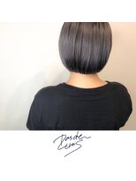 パドトロワ(Pas de trois)&nbsp;新潟×丸みショートボブ×透明感シルバーグレージュ