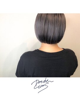 パドトロワ(Pas de trois) 新潟×丸みショートボブ×透明感シルバーグレージュ