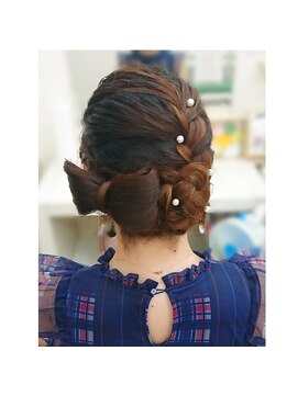 ヘアーメイク ティアラ(Hair make Tiara) 大きいリボンとお花ヘア☆+゜