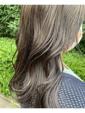 バズ(BUZZ) 赤み消し透明感ならアッシュグレー＊ブルベ＊