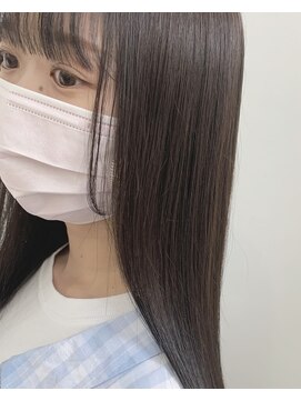 エキップクーラージュグラン 光に透けると柔らかいグレーアッシュ