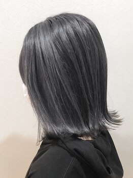 ヘアルーム カフー(hair room kafuu)の写真/明るい白髪染や白髪ぼかしハイライトはお任せ♪白髪を活かすスタイルに＊理想の色味を実現します！