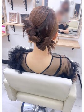 プティクローシェ バイ クオーレ(petite cloche by CUORE) カチモリヘアお呼ばれヘア