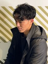 バーバーバー アカバネ(BARBER-BAR AKABANE) 男の色気を醸しだす微分けセンターパート黒髪ショートパーマ#1