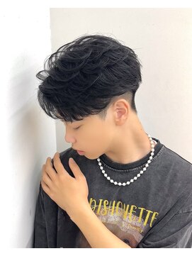 ジーナ 天神(Zina) ショートフェザー