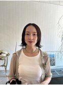 ミディアムボブ　顔周りレイヤー　切りっぱなし