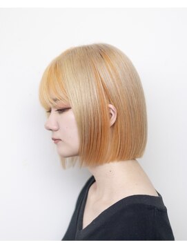 エルレ(Elure) 切りっぱなしボブ#オレンジ#ベージュ#ブリーチ#ダブルカラー