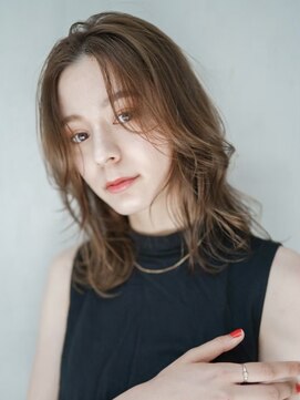 ギークス(GEEKS) 【GEEKS渋谷】ハッシュカット/ミディアムレイヤー/冬カラー/小顔