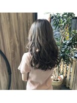 glow up by24 忠岡 透明感アッシュのふんわり抜け感ウェーブ