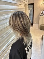 エール(a:le)&nbsp;外国人風ハイライト白髪ぼかし　ウルフヘア