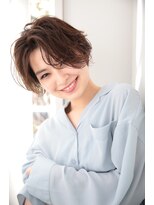 アイビー(Ivy) センターパート ショートボブ