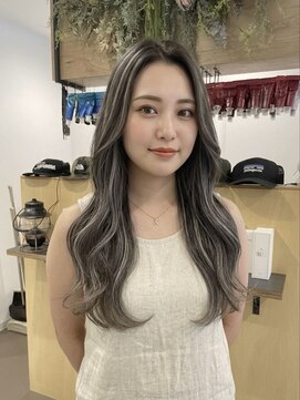 チオ(Chio) 【富山】立体感ハイライトと大人ウェーブのロングヘア