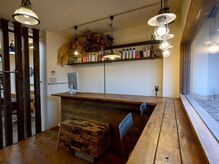コジヘアー(CO ZI HAIR)の雰囲気(カフェのようなオシャレな空間♪)