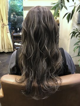 ヴォアソルヂェガーデン(Voasorte GARDEN) ☆Voasorte GARDEN☆大人ハイライトカラー☆