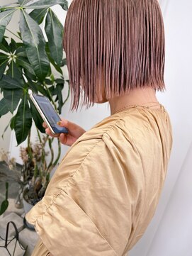 ウェウェ(wewe) ぷっつりボブとピンクベージュ