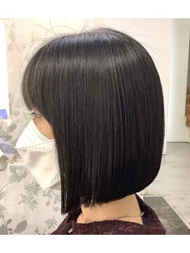 パシフィックダズールバトン(Pacific Dazzle baton) ワンレングスボブ