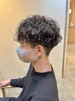 ソウスシア(SOURCE cia)&nbsp;メンズ刈り上げマッシュ×ツイストスパイラルパーマ【佐藤和弥】