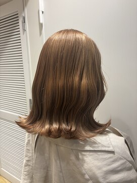 エイト新宿店(EIGHT shinjuku) 暖色ベージュ