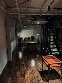 五番地の写真/店内の家具は全てオーナーが買い付けたこだわりの数々。和テイストなお洒落空間が魅力の”五番地”