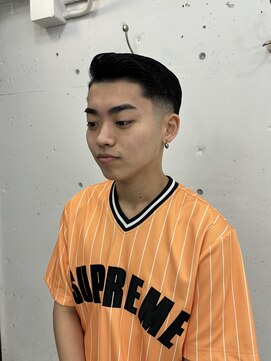 ウェルネス(Wellness) サイドパート　スキンフェード