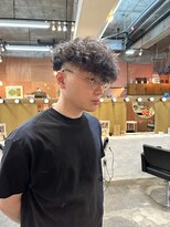 チャプター 問屋町(chapter)&nbsp;スペインカールスキンフェード外国人風ヘア眉毛カット