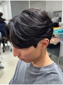 大人の抜け感を演出する、今トレンドのフェザーパーマ