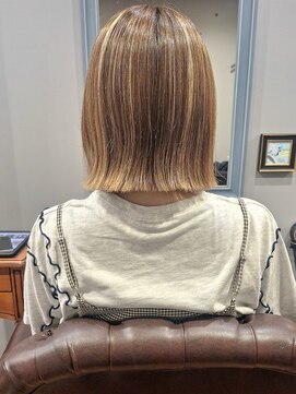 ウィーク 梅田(UiiC) ハイトーンボブ◆メッシュカラー/ブリーチ/ベージュ uiic sachi