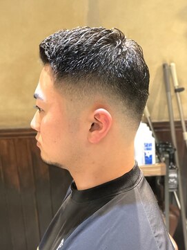 オアゾバーバー(OAZO BARBER) スキンフェード/濡れパン