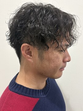 ヒュイル バイ ニアウ(Hwyl by Niau) MEN’S HAIRシャドウパーマスパイラルパーマニュアンスパーマ