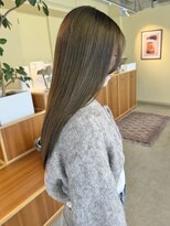 ロジェ(loje)&nbsp;20代30代40代　オリーブグレージュ/似合わせカット