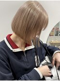 切りっぱなしボブケアブリーチハイトーンミルクティーベージュ