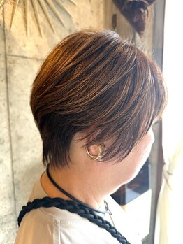 アイズム(I’sm)の写真/一人一人の骨格やライフスタイルに合わせたカット技術！どこから見ても美シルエットが叶うスタイルに。