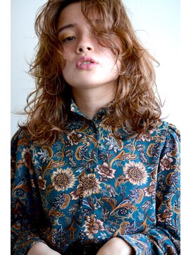 ミラバイグリーン(Mira by green) curly×medium layer 01