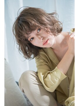 ヴァンクシー バイ ルナ(VANKCY by Luna) 伸ばしかけ フォギーベージュ パーマ 大人ボブ 前髪 20代 30代