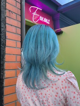 エマ(emma) ロングウルフと水色