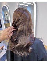 ジーナ 渋谷駅前(Zina)&nbsp;shion インナーカラーで作るホワイトベージュ