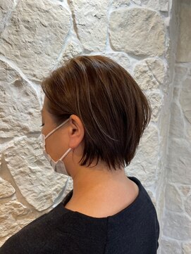 アムネシア たまプラーザ(AMNESIA) 耳だしショート/マニッシュショート/ミルクチョコレート