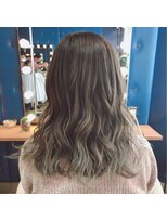 プレゼンス ブレインズ 下北沢(PRESENCE BRAINS) 『BRAINS』透明感&浮遊感!柔らかカーキーグレージュミディ