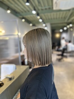 ヘアーズクリッツア(HAIR'S CKRIZIA)の写真/カラーで魅せる“大人の透け感”。透明感のある柔らかい質感のカラーはお任せください☆